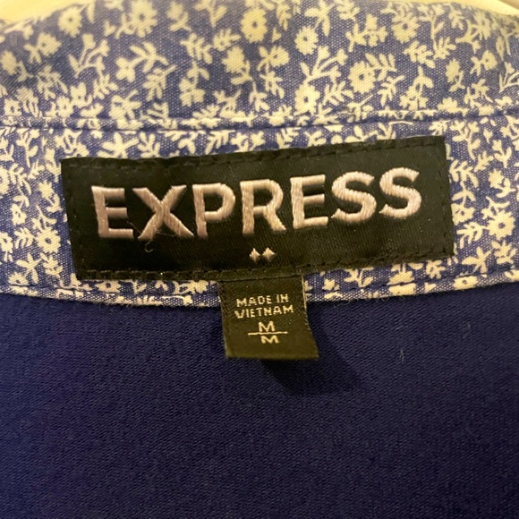 ‼️BOGO FREE‼️ EXPRESS Men’s Blue Polo w/ White Floral Collar - Picture 3 of 3
